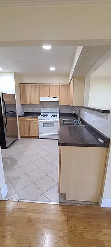 693 E Fullerton Ave #208 Photo 1