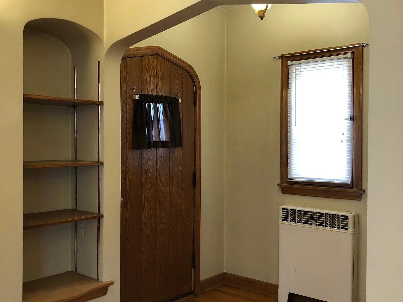 2 bed, 1100 sqft, $1,295 — Photo 3