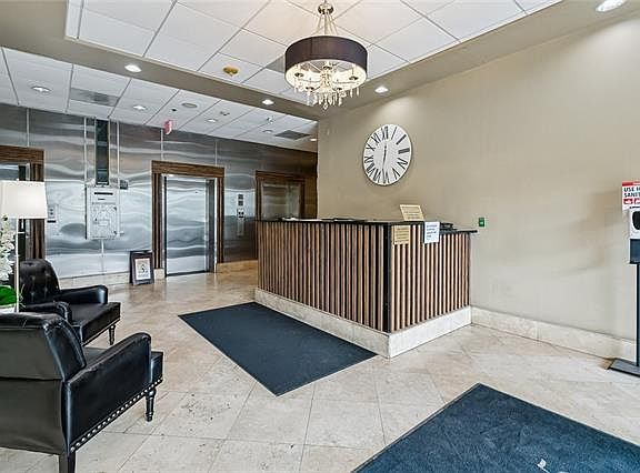 3rd image of 1205 Saint Charles Ave APT 1004
