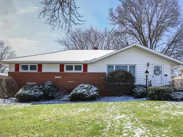 2915 Friar Dr, Parma, OH 44134