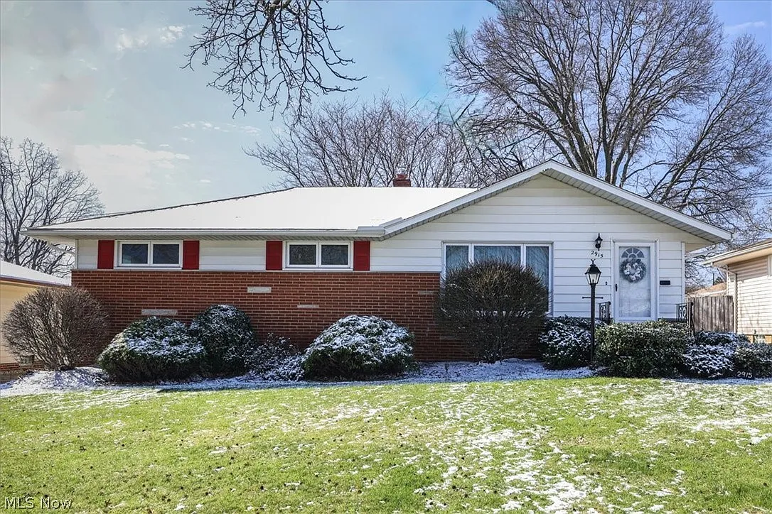 2915 Friar Dr photo 1