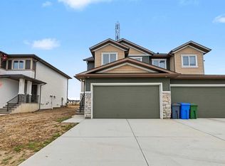 311 W Dawson Dock Way, Chestermere, AB T1X 2X2
