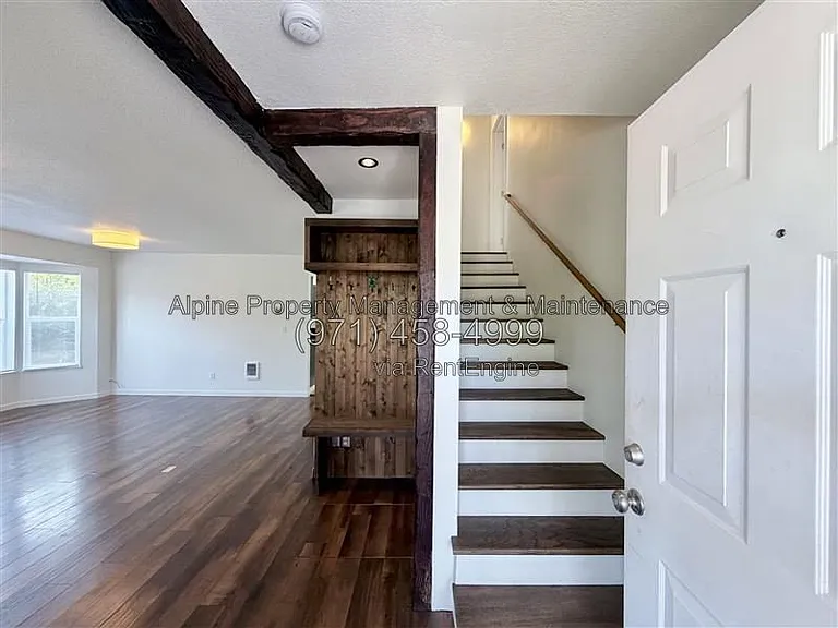 5238 NE 14th Pl — Photo 2