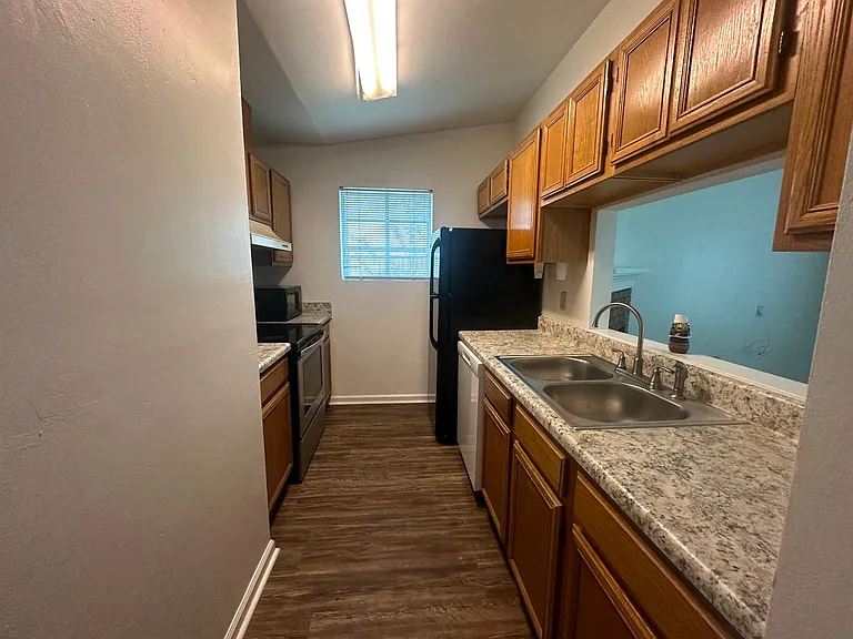424 Richview Park Cir E — Photo 3