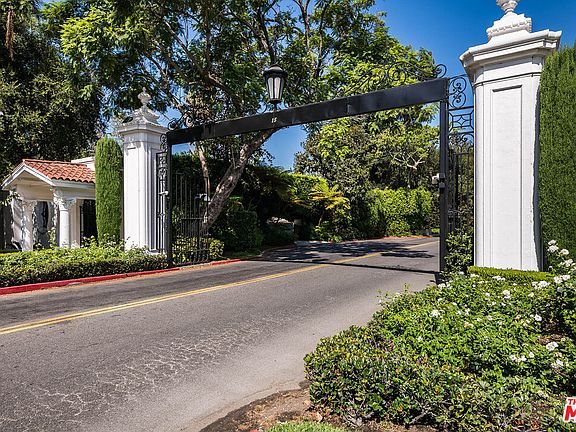 2nd image of 101 Bel Air Rd