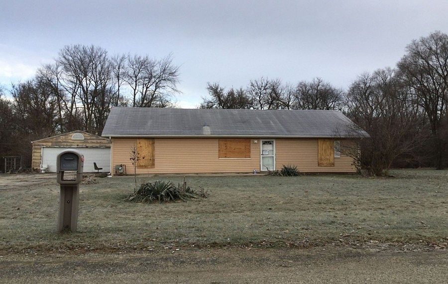 1st image of 715 Iroquois Ave