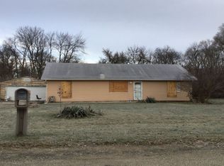 715 Iroquois Ave, Rockford, IL 61102