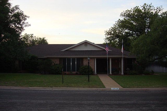 1st image of 2918 Alta Vista Ln