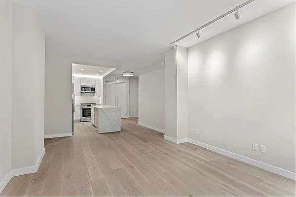 Rented by Warburg | media 18