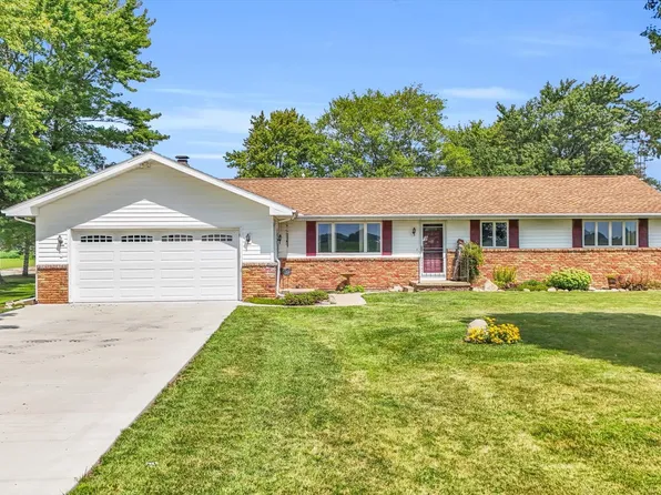 2672 County Road 1700 Rd N, Ogden, IL 61859