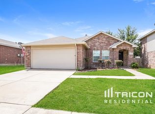 1816 Diamond Lake Trl, Justin, TX 76247