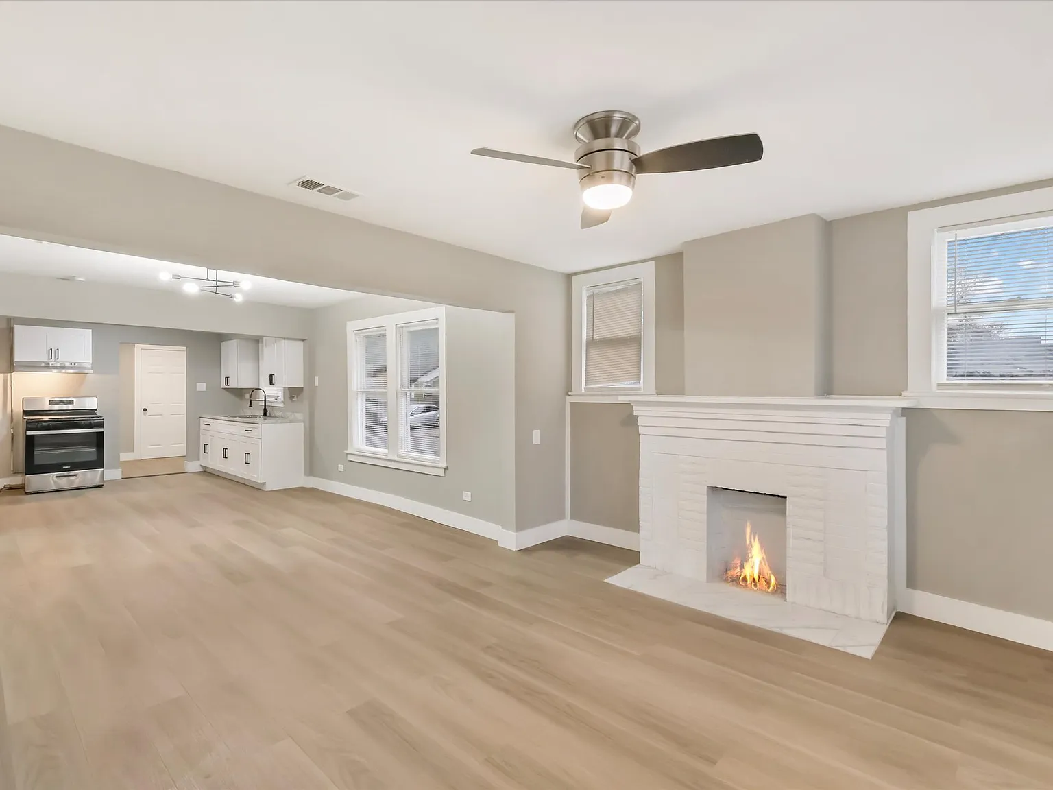 3 bed, 1200 sqft, $1,750 — Photo 3