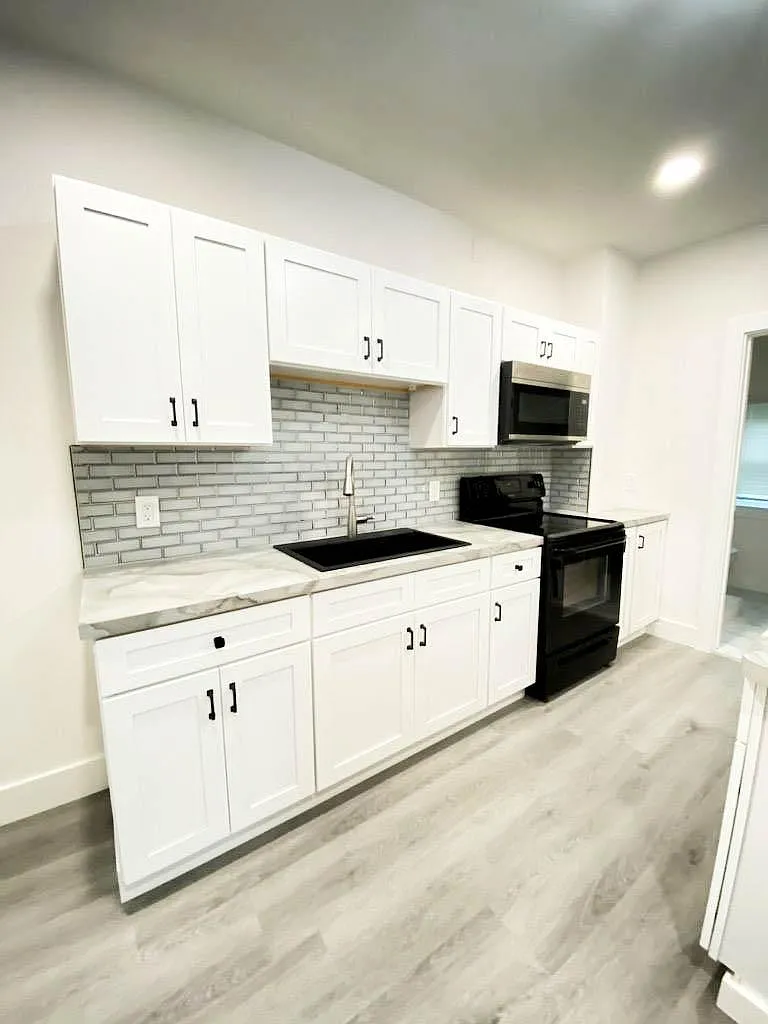 1 bed, 800 sqft, $1,595 — Photo 3