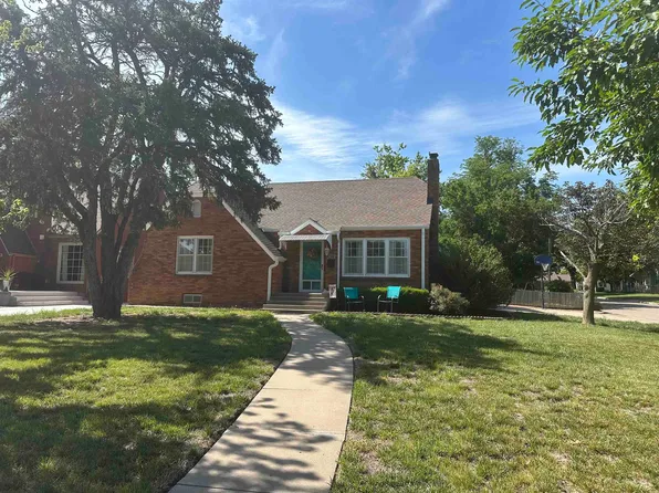 3023 17th St, Great Bend, KS 67530