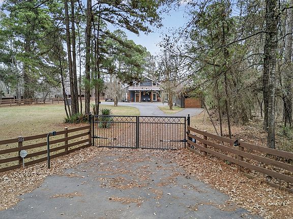 3rd image of 504 Moore Rd