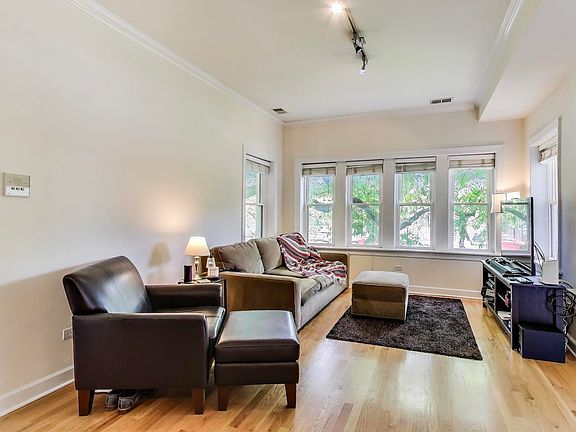 4th image of 4051 N Southport Ave #1