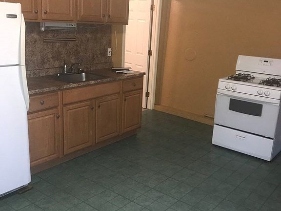 3rd image of 50 Market St APT 3