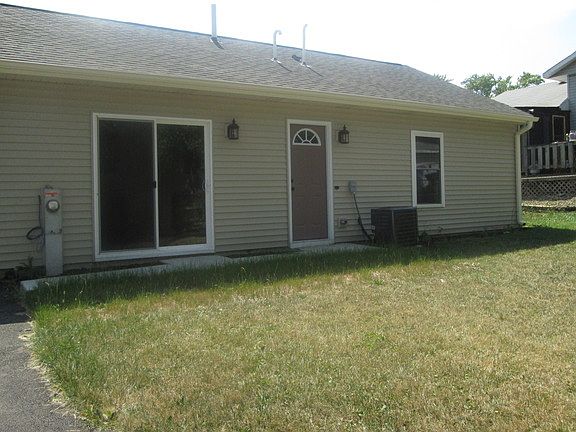 3rd image of 4730 Lee Ct
