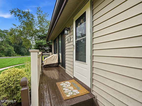 3rd image of 81 Cotswold Circle
