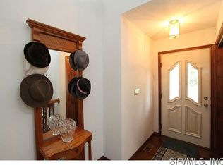 972 Weathervane Ln, Troy, IL 62294