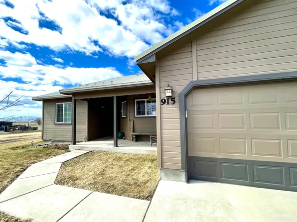 915 5th St W, Fairfield, ID 83327