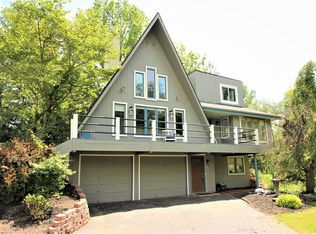 235 Railroad Mills Rd, Pittsford, NY 14534