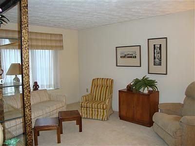 4th image of 7704 Patrick Henry Ln