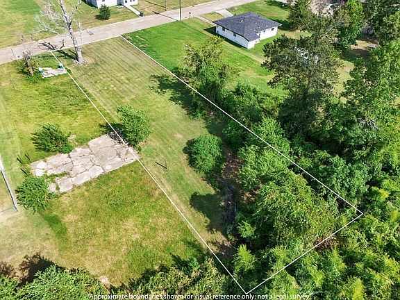 5th image of 2500 Ruth St