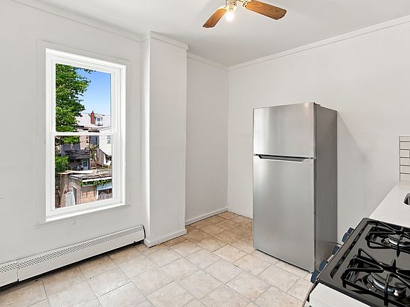5th image of 320 Hewitt St #2