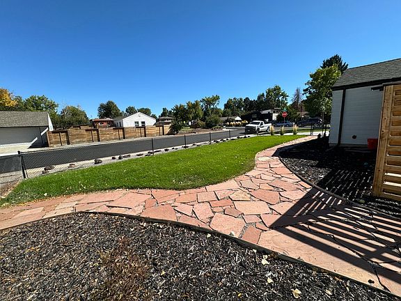 Side Yard (fenced)