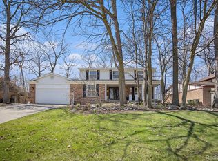 779 Medinah Dr, Rochester Hills, MI 48309