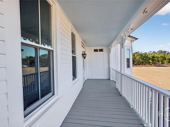 3rd image of 348 Lennies Pond Road