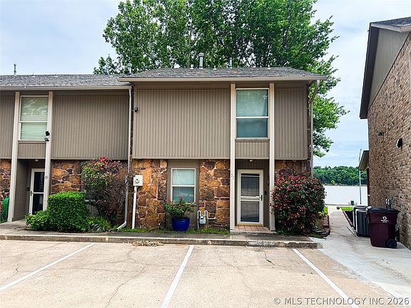 4th image of 7020 Lakeshore Dr #20