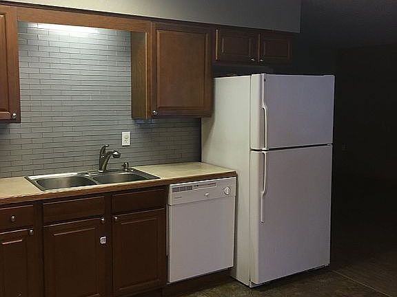 4th image of 369 Park Way #2