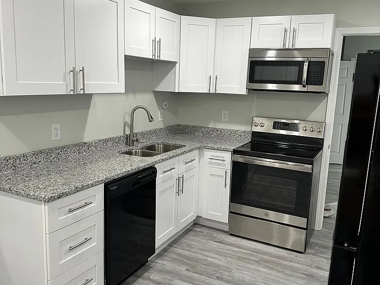2812 S 4th St — Photo 9