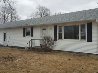 207 S Elm St, Lenox, IA 50851