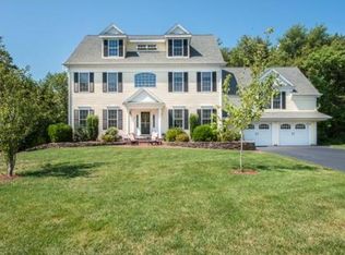 26 Leo J Ringuette Cir, North Attleboro, MA 02760