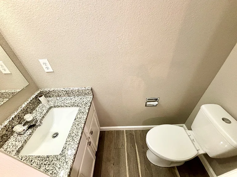 1044 S Paris Ct — Photo 5