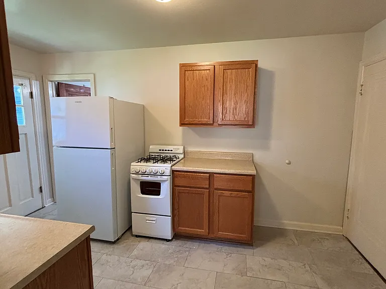 253 Garfield Ave #B — Photo 3