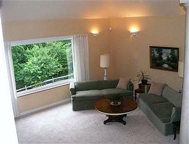 2nd image of 301 Knollwood Trl