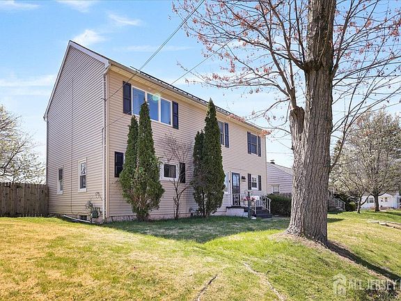 3rd image of 439 Fairview Ave