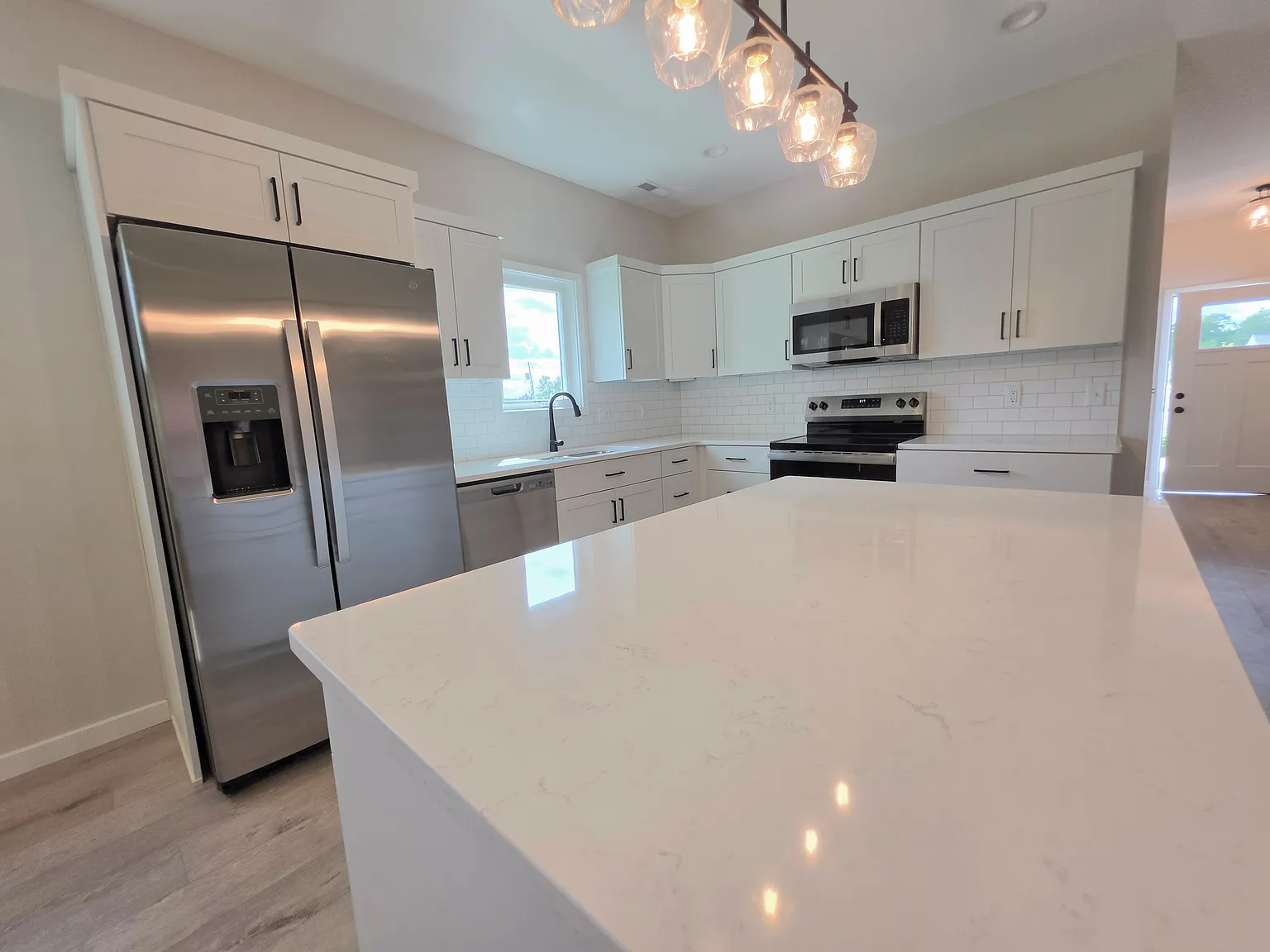 2 bed, 1176 sqft, $1,995 — Photo 4