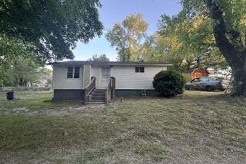 1st image of 122 Galyean Rd