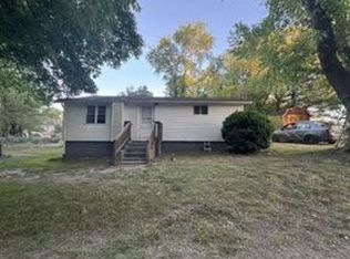 122 Galyean Rd, Mount Airy, NC 27030