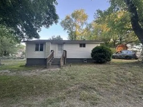 122 Galyean Rd, Mount Airy, NC 27030