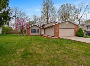 こじこじ 5848 Cottage Circle, Granger, IN 46530 | MLS 202533021