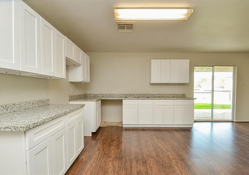 1st image of 7879 Ashland Springs Ln