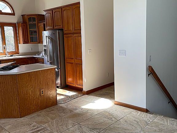 3rd image of 8312 Woodcrest Dr NE