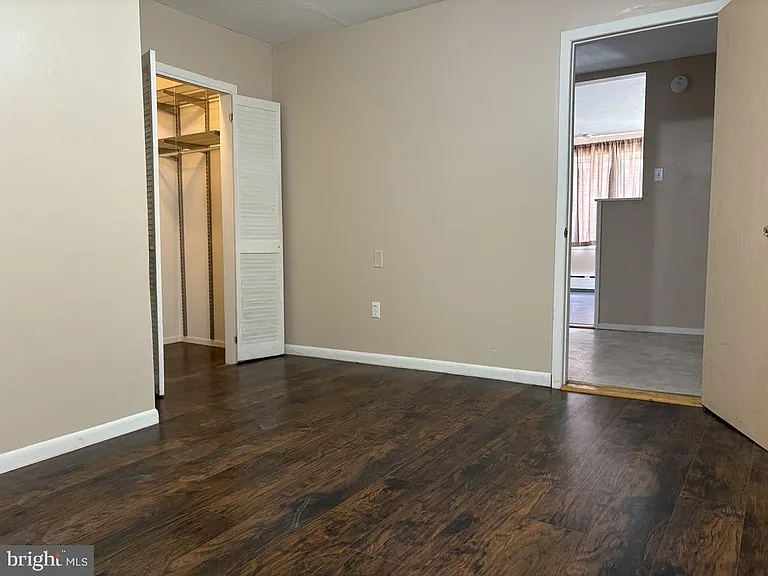 2842 S Iseminger St #1 — Photo 8