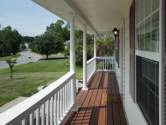 5th image of 104 Autumn Dr